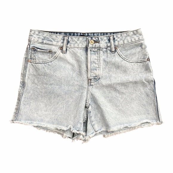 Express Pants - Express Blue Denim Shorts Acid Wash and Distressed size 6R Boyfriend Midi Midris